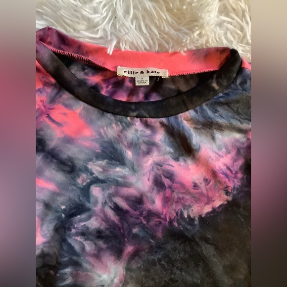 TWO DRESSES - Picture 4 of 5